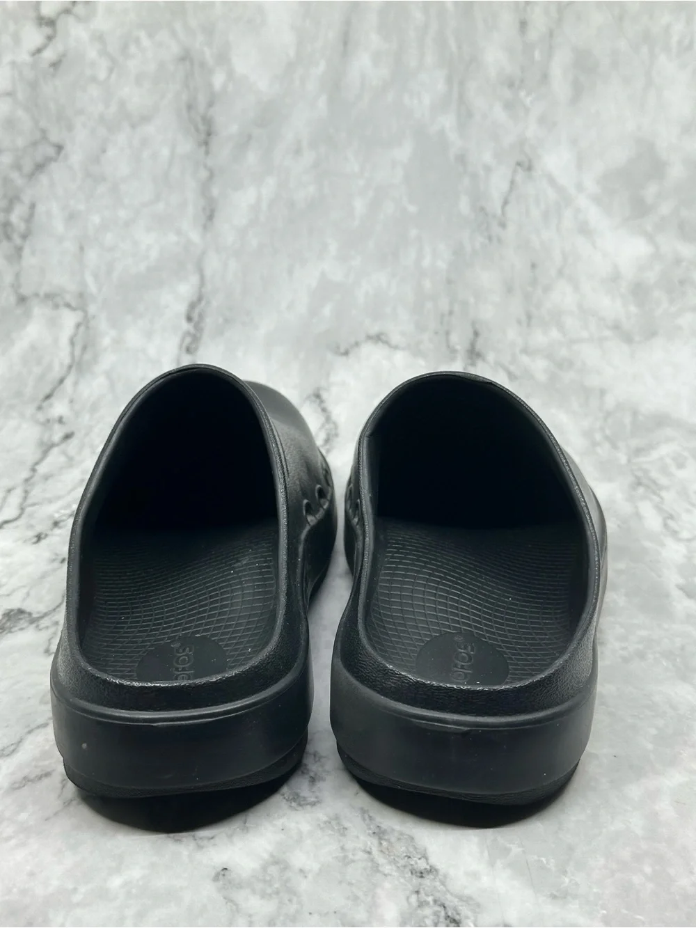 OOFOS OOcloog Black Recovery Clogs Slip On Mule Shoes Unisex